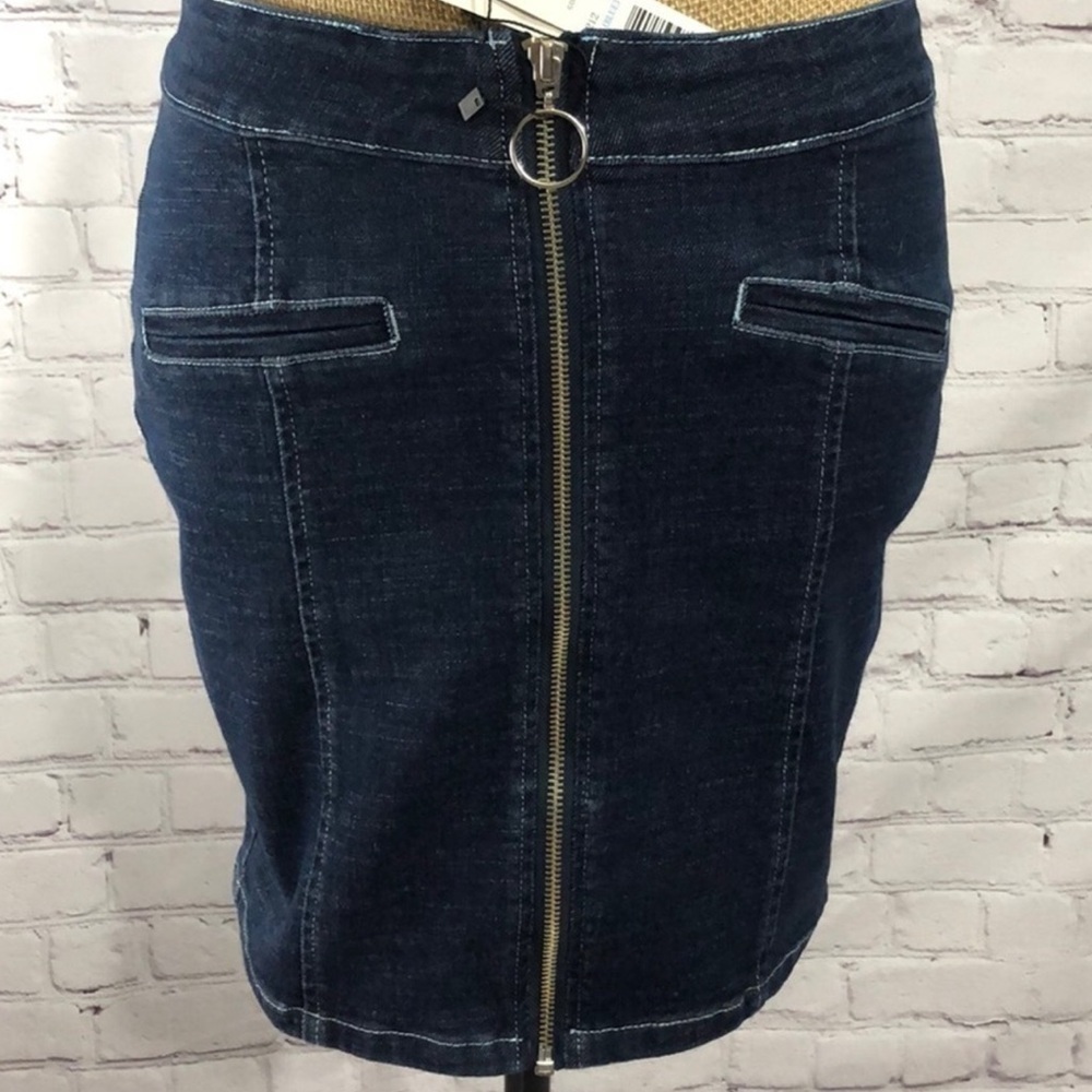 Just quella bodycon stretchy front zipper skirt